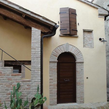 Al Castello Tavullia Exterior foto