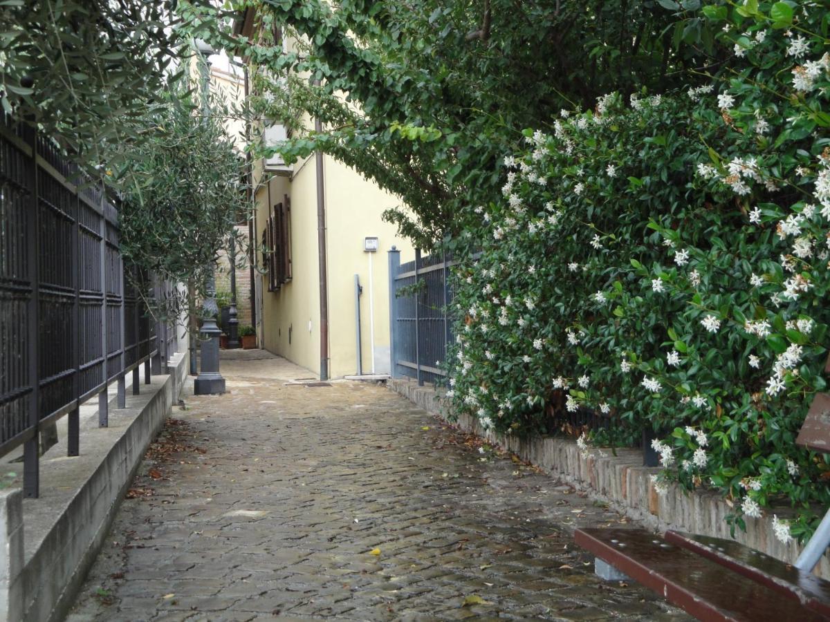 Al Castello Tavullia Exterior foto