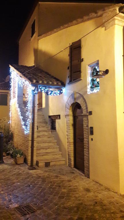 Al Castello Tavullia Exterior foto